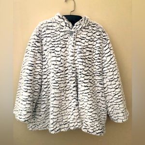Alfred Dunner whit/black faux fur jacket size 20 super soft